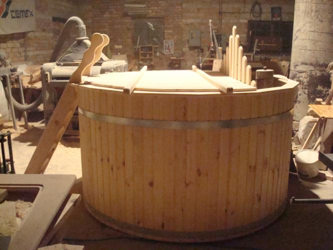 Apkurināma karstā baļļa (Pirts koka kubls) Apkurināma karstā baļļa (Pirts koka kubls)