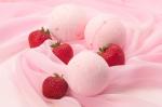 Vannas burbuļbumba &quot;Zemeņu&quot; / “Strawberry” bath bubble-ball